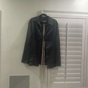 AILSA
SHADOW TIE FRONT TOP